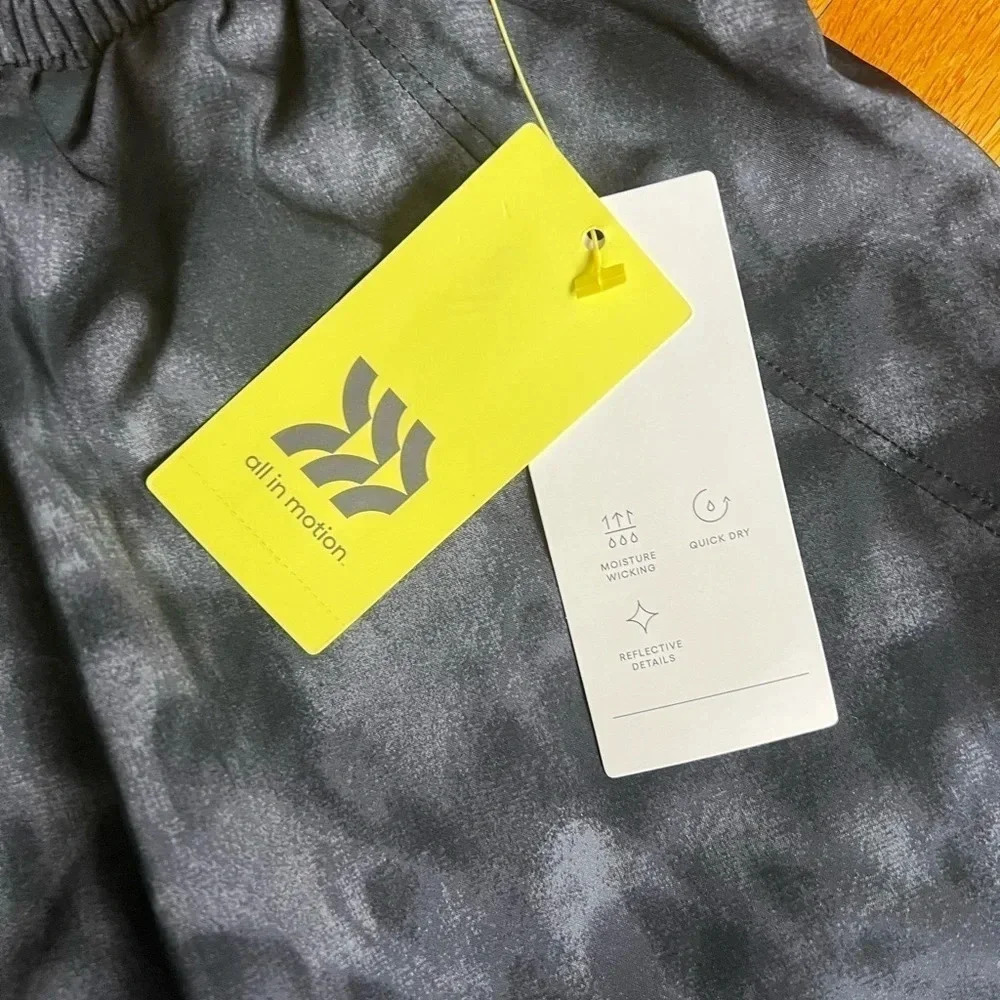 Mid-Rise Running shorts - Picture 3 of 5